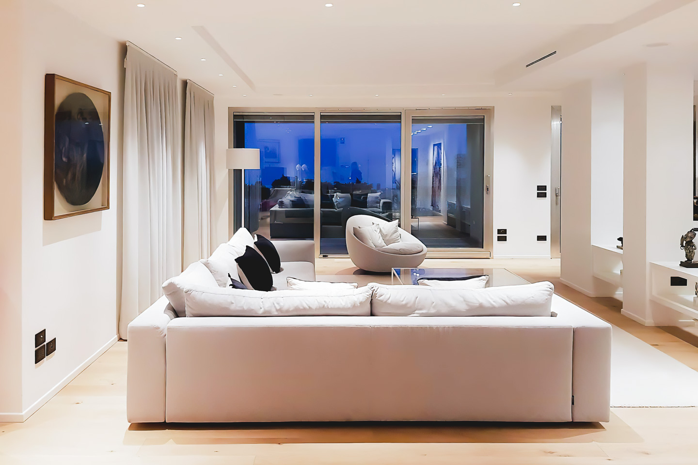 SELEZIONE-ARREDAMENTI-ARTE-E-DESIGN-SUL-LAGO-DI-GARDA-02