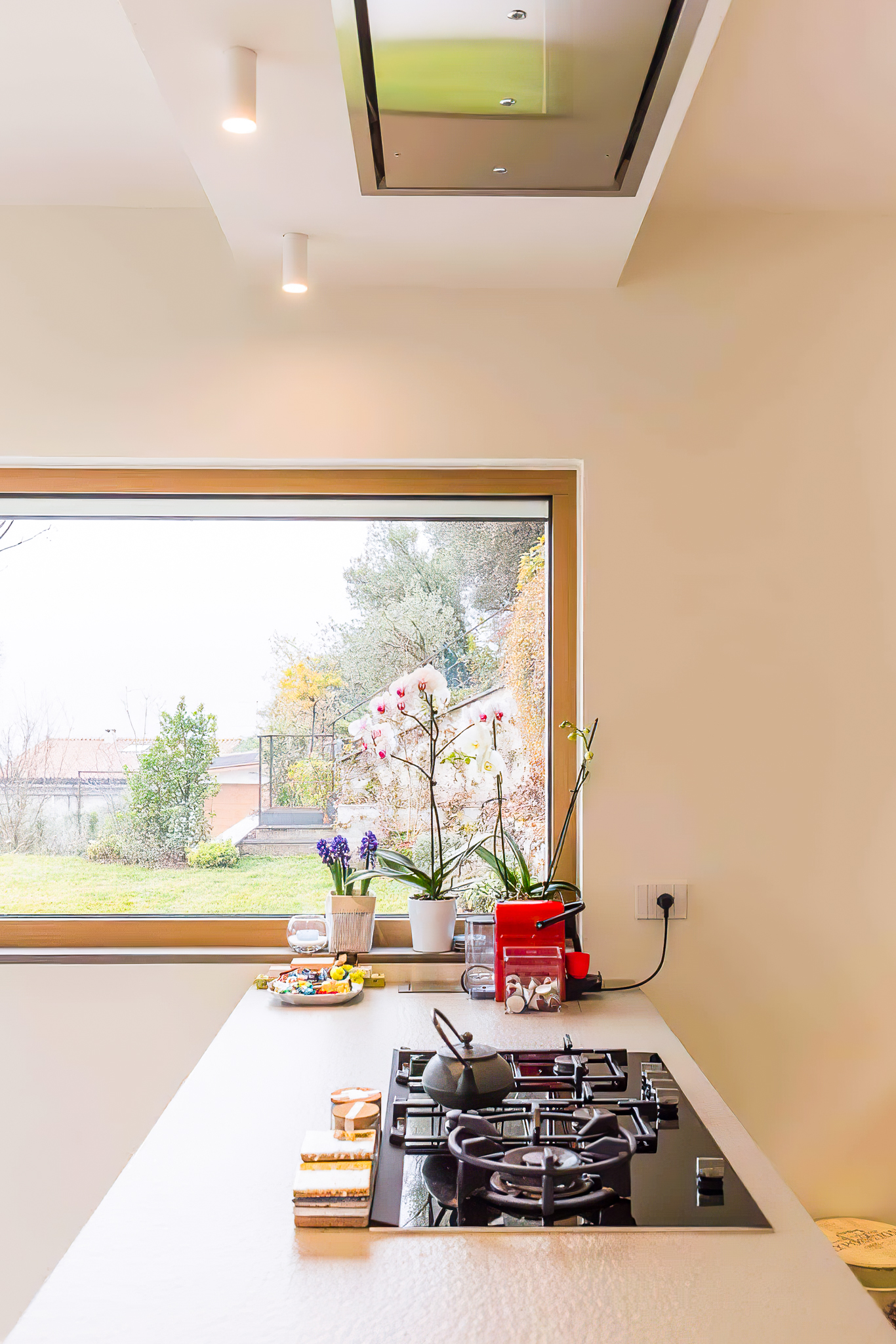 SELEZIONE-ARREDAMENTI-LA-CUCINA-SI-APRE-SULLA-VALLATA-06