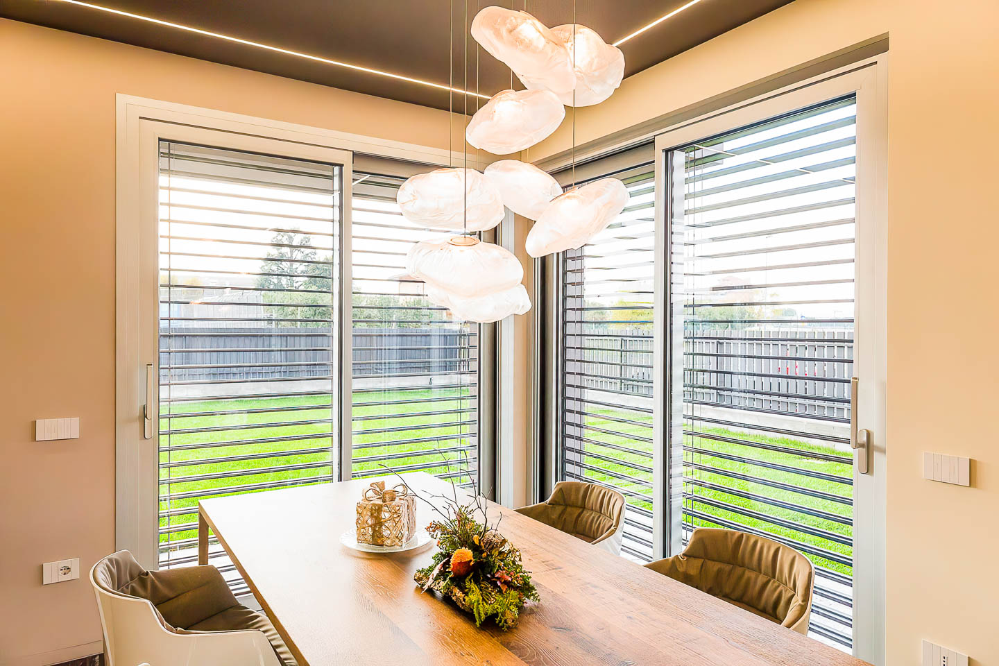 SELEZIONE-ARREDAMENTI-LEGNO-LACCATO-PER-UNA-CUCINA-CONTEMPORANEA-02