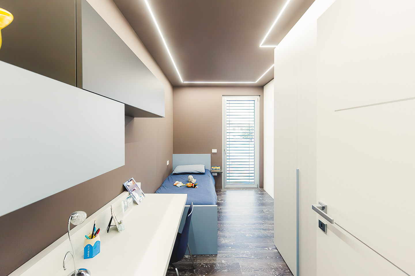 SELEZIONE-ARREDAMENTI-LEGNO-LACCATO-PER-UNA-CUCINA-CONTEMPORANEA-09