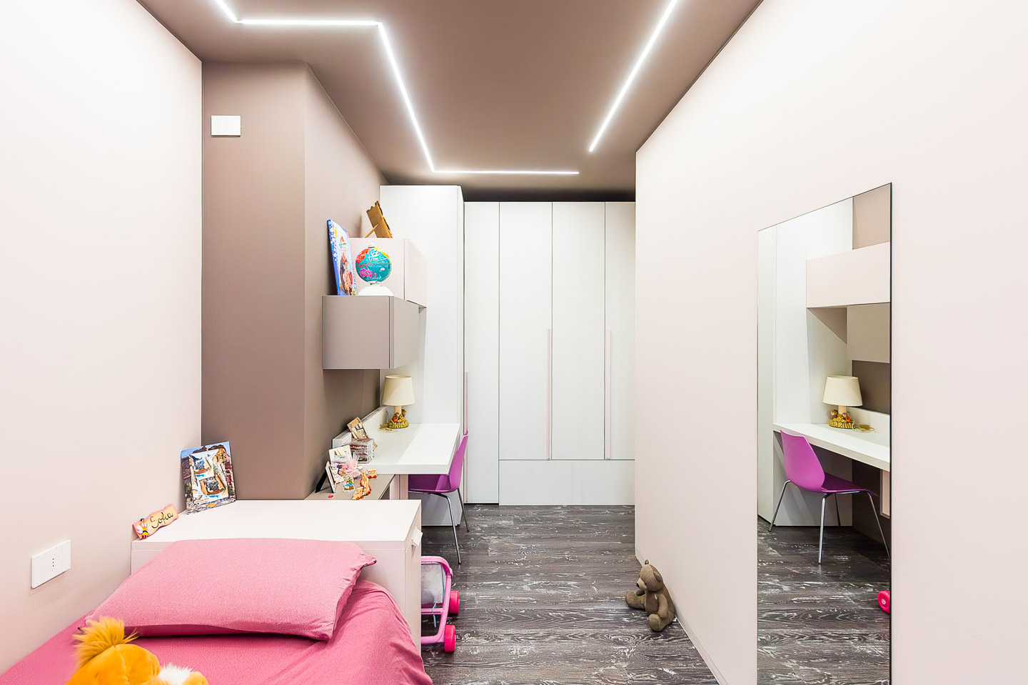 SELEZIONE-ARREDAMENTI-LEGNO-LACCATO-PER-UNA-CUCINA-CONTEMPORANEA-12