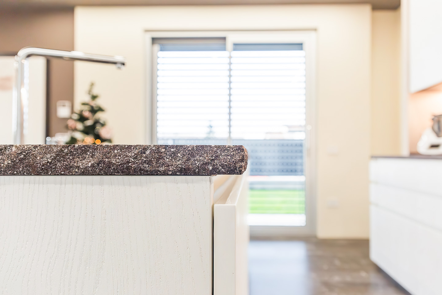 SELEZIONE-ARREDAMENTI-LEGNO-LACCATO-PER-UNA-CUCINA-CONTEMPORANEA-16