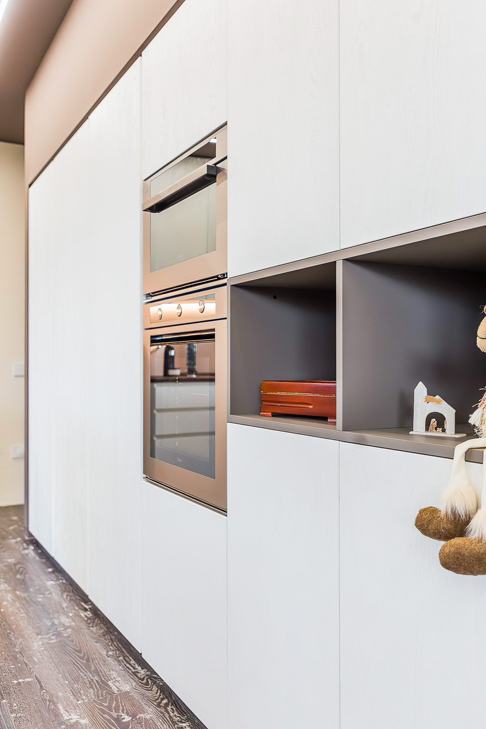 SELEZIONE-ARREDAMENTI-LEGNO-LACCATO-PER-UNA-CUCINA-CONTEMPORANEA-18