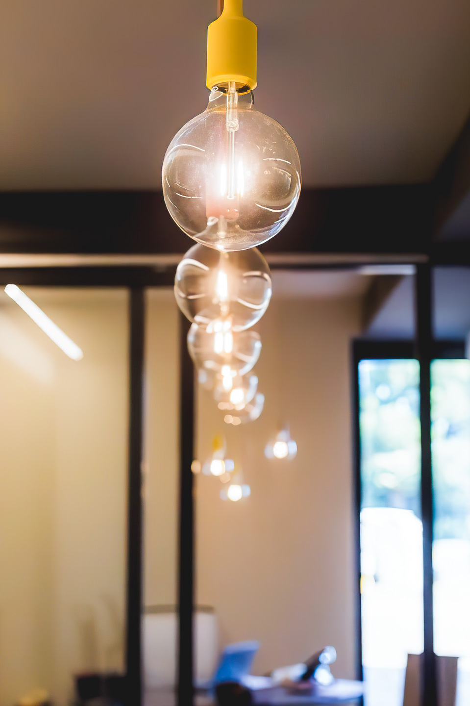 SELEZIONE-ARREDAMENTI-RESTYLING-COLORATO-PER-UN-AZIENDA-DI-COMUNICAZIONE-05