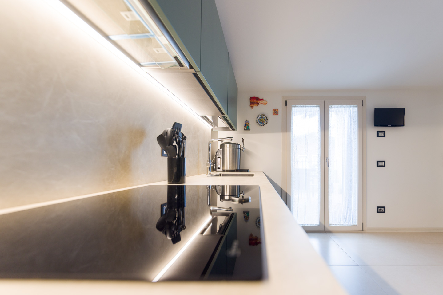 SELEZIONE-ARREDAMENTI-CUCINA-LUMINOSA-20221112-102854-8967