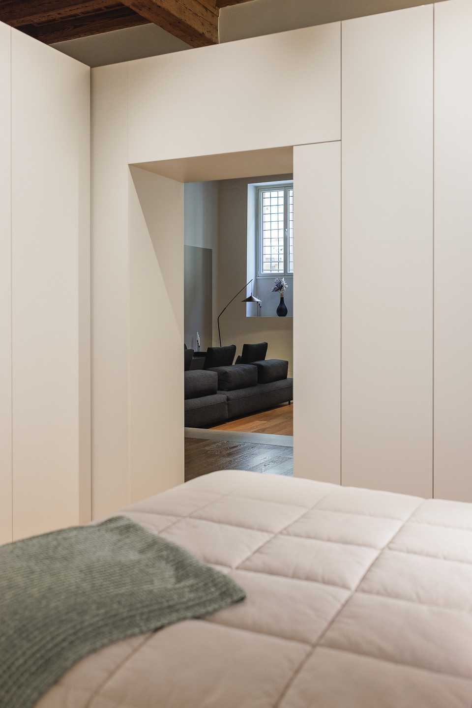 SELEZIONE-ARREDAMENTI-RESTAURO-TRA-ANTICO-E-CONTEMPORANEO-240514-100119-5935