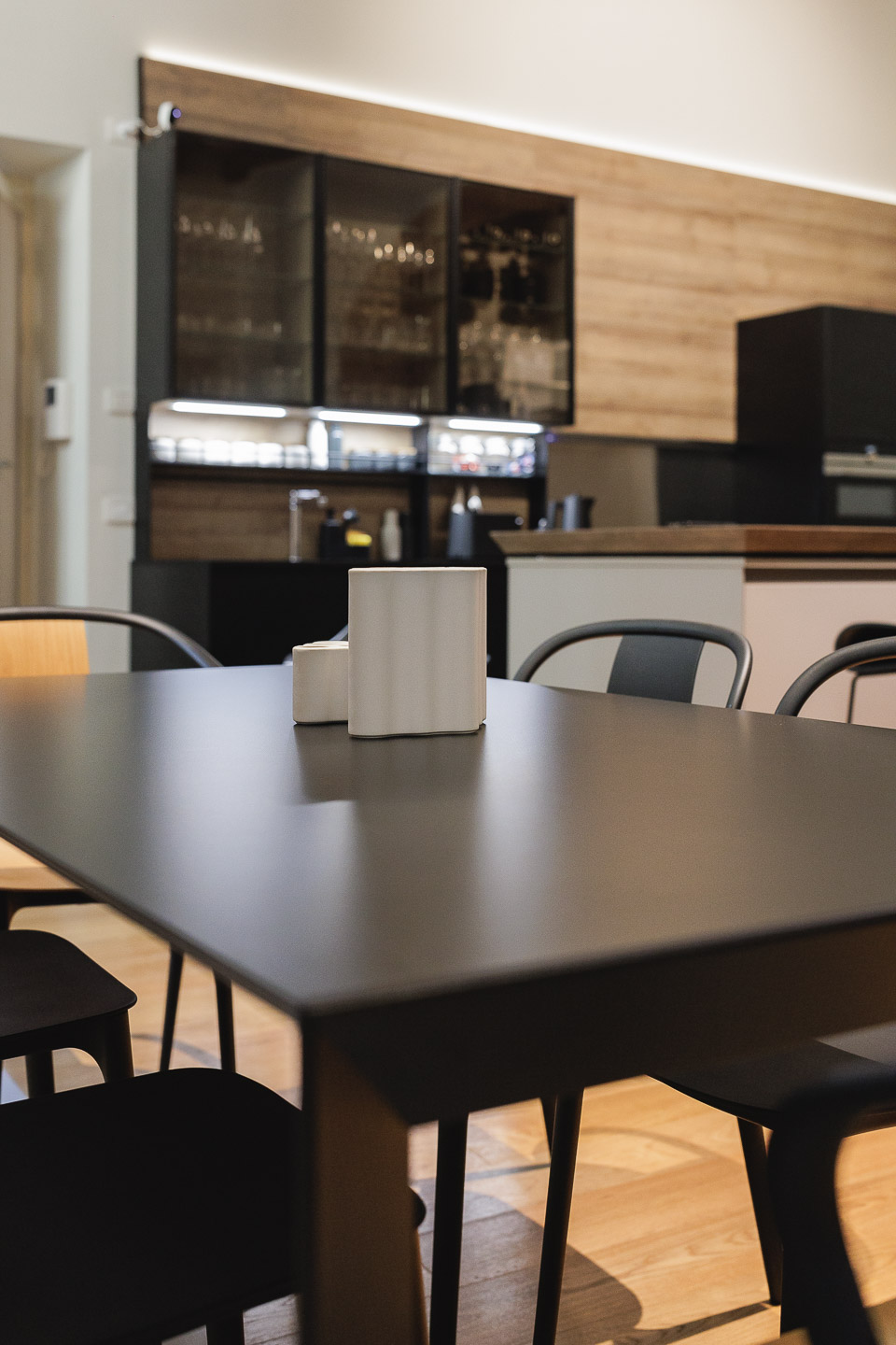 SELEZIONE-ARREDAMENTI-RESTAURO-TRA-ANTICO-E-CONTEMPORANEO-240514-101201-5960