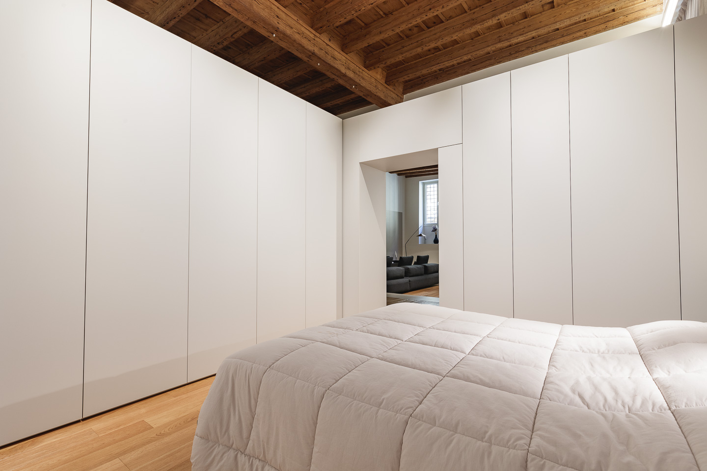 SELEZIONE-ARREDAMENTI-RESTAURO-TRA-ANTICO-E-CONTEMPORANEO-240514-103536-4150-HDR