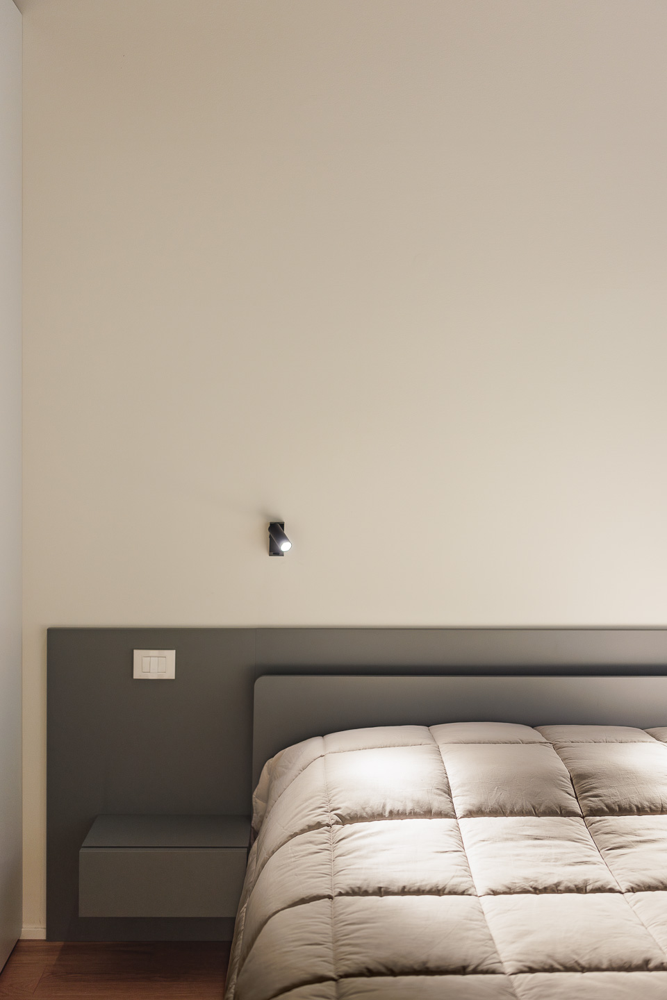 SELEZIONE-ARREDAMENTI-RESTAURO-TRA-ANTICO-E-CONTEMPORANEO-240514-105911-6040-NR